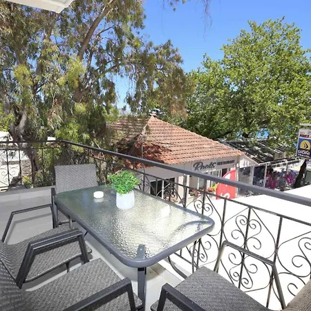 Apartament Bouskos *